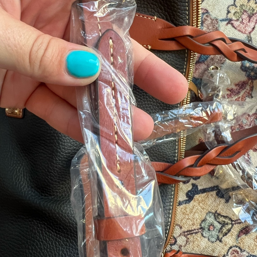 NWOT Dooney & Bourke Black pebble Leather Celeste Satchel with Gold Hardware - Picture 10 of 10